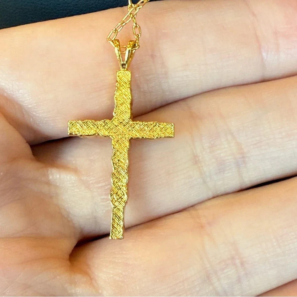 Gold Tone Cross Pendant Necklace Rhinestone Crystal Accents 19” Paperclip Chain